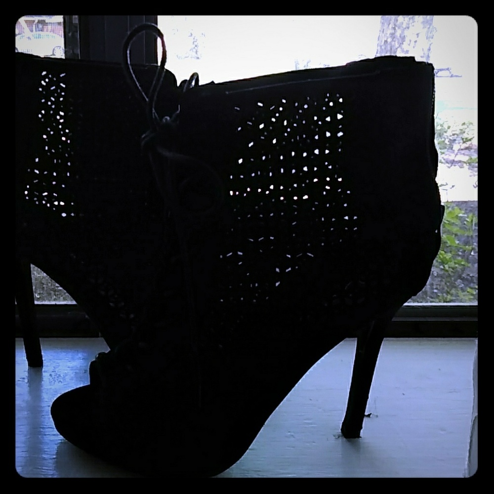 Black Open toe Lace High Heel Size 8.5